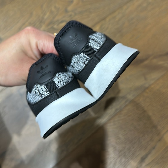 Adidas - Picture 6 of 7